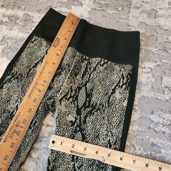 Fabletics Black and Tan Snake Print Leggings - Picture 11 of 14